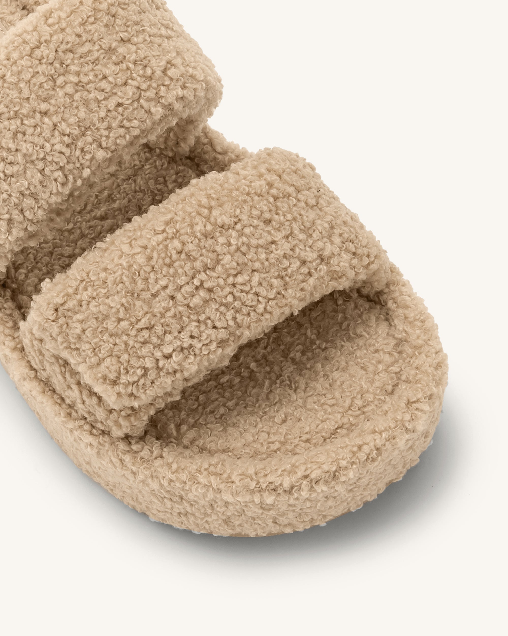 ★ JW PEI ★ LEXI フェイクファー プラット フォーム サンダル Lexi Faux Fur Platform Sandal - Beige | JW PEI