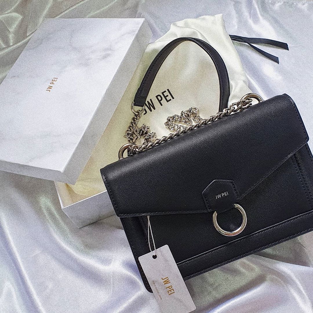 The Envelope Silver Chain Crossbody Bag - Black